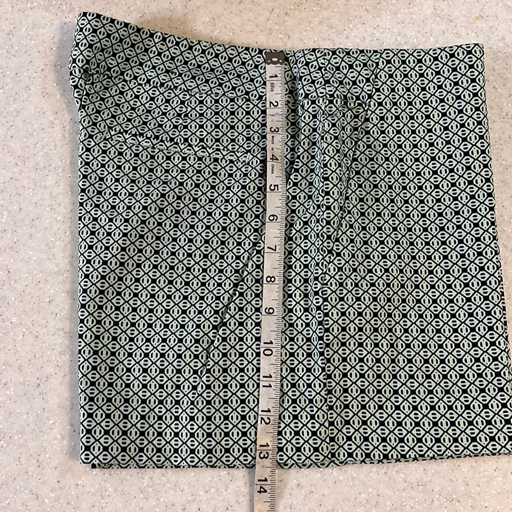 Banana Republic Geometric Patterned Shorts With Side Zipper - Picture 4 of 5